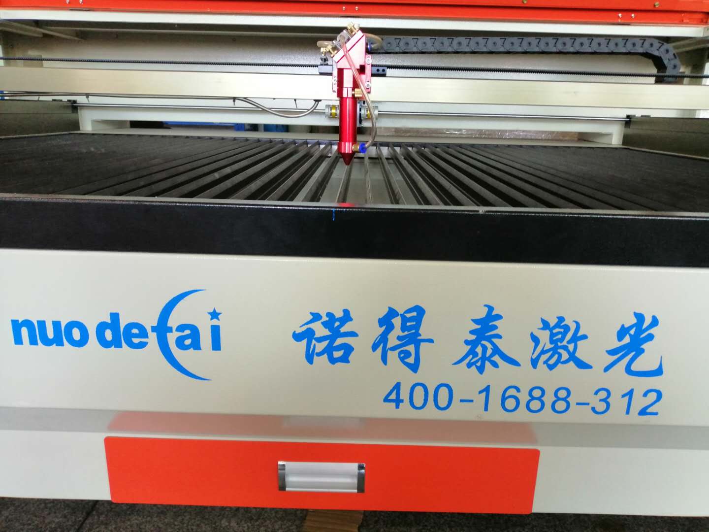 單頭與雙頭激光切割機(jī)有什么區(qū)別，該怎么選擇